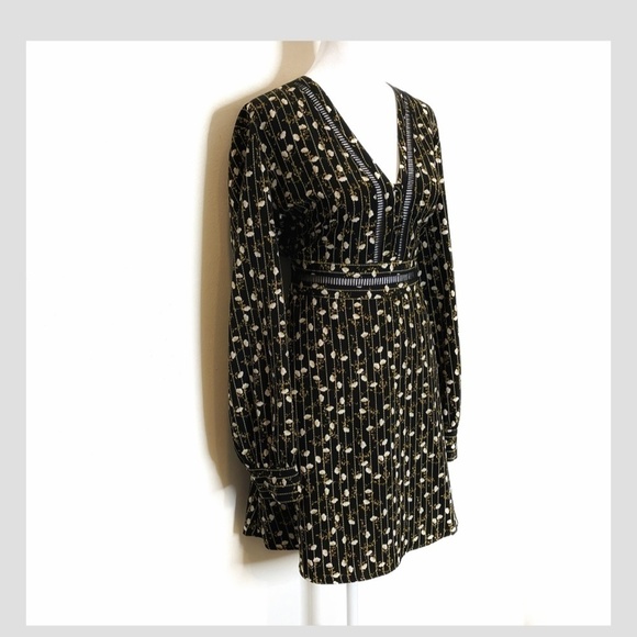 NWT Topshop Black Floral Mini Dress Long Sleeve A-Line Style Cut Out Bodice 10 - Picture 16 of 16